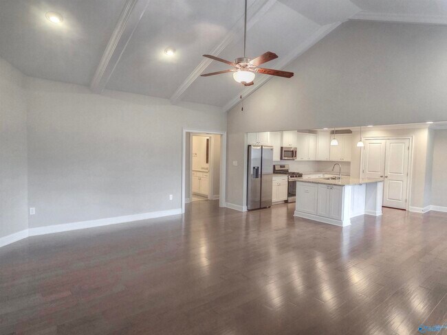 Foto del edificio - 223 Dustin Ln