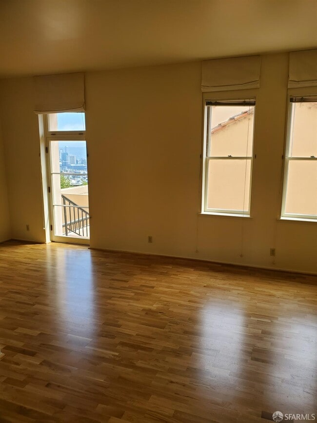 Foto del edificio - 355 Buena Vista Ave E