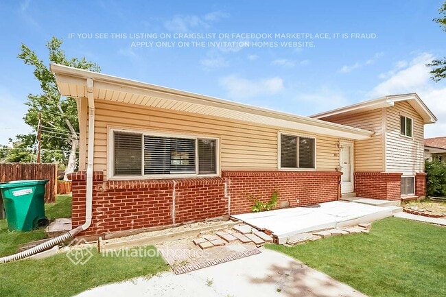 Building Photo - 402 S Robb Way