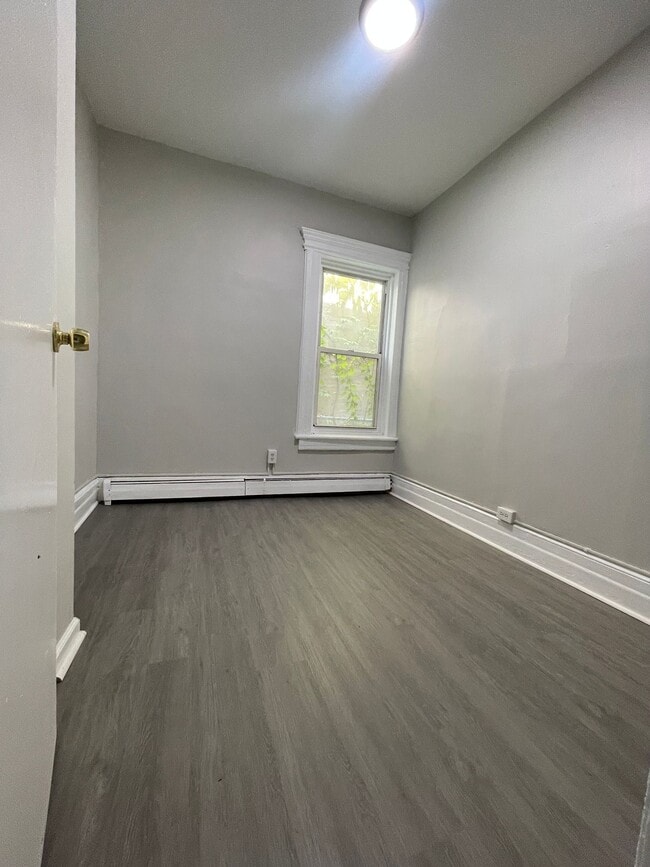 Building Photo - 115 Bostwick Ave
