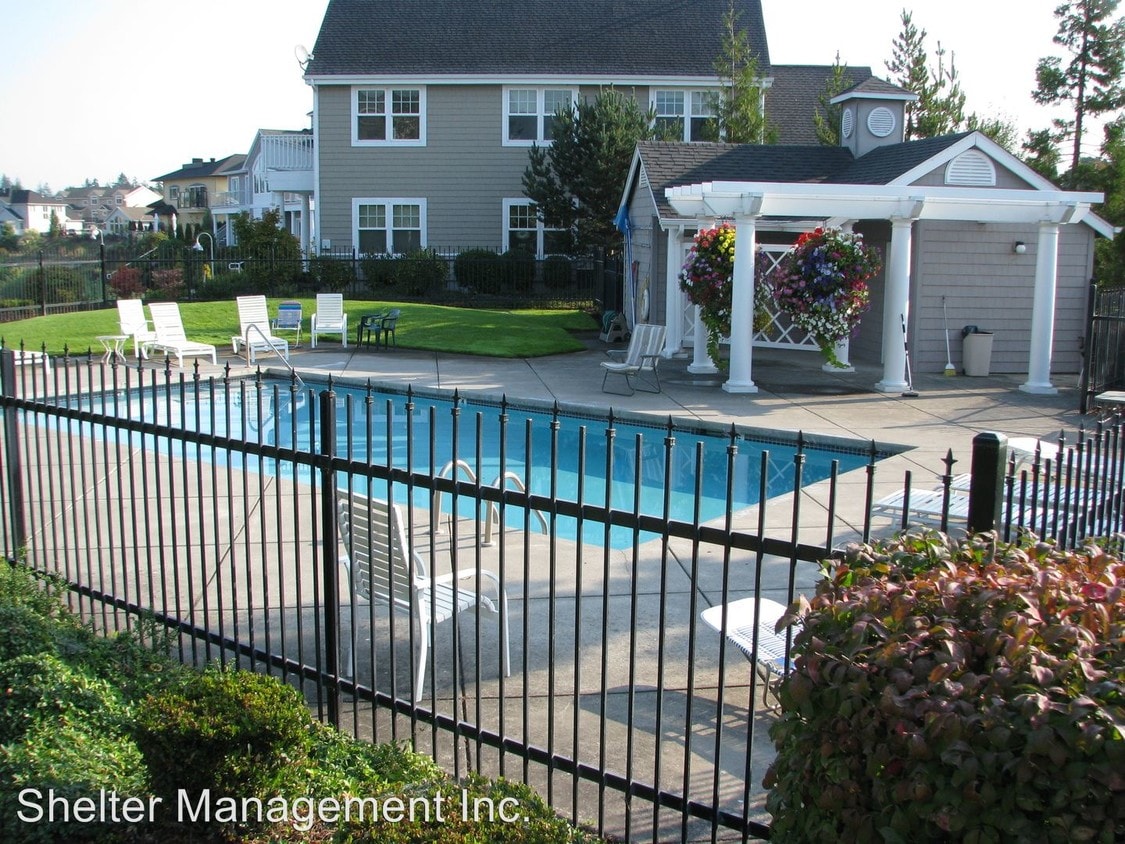 Foto principal - 208 Lakepoint Pl N