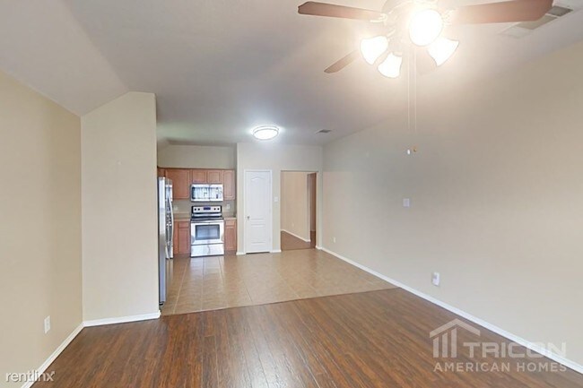 Foto del edificio - 8379 Timberbrook Ln