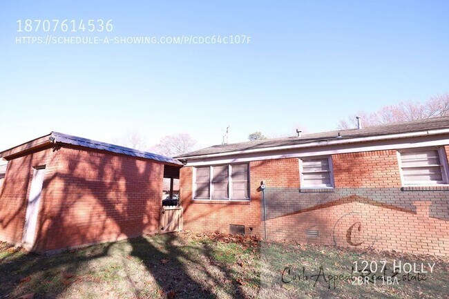 Building Photo - 1207 Holly-