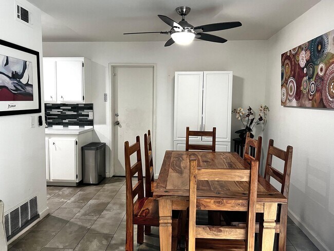 Foto del edificio - 74172 Catalina Way
