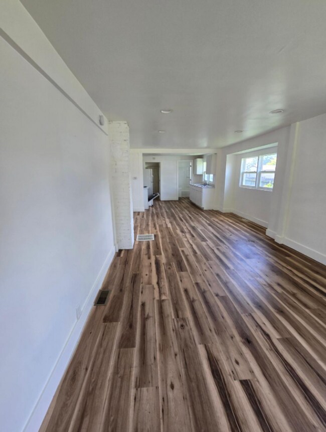 Foto del edificio - Spacious One Bedroom Duplex located near S...