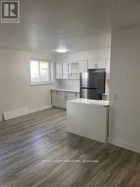 Building Photo - 2365 Marine Dr