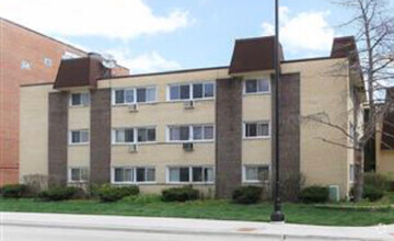 Building Photo - 677 S River Rd