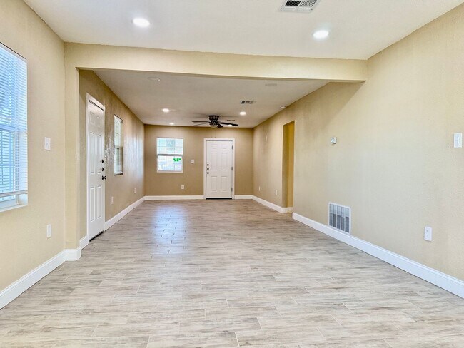 Foto del edificio - House For Rent