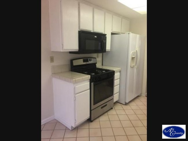 Building Photo - 27650 Calle Ladera