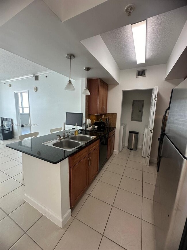 Photo - 2000 N Bayshore Dr Apartment