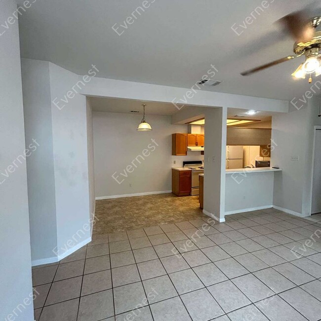 Building Photo - 517-519 Gregory Ct