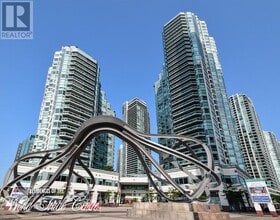 Building Photo - 10 Yonge St