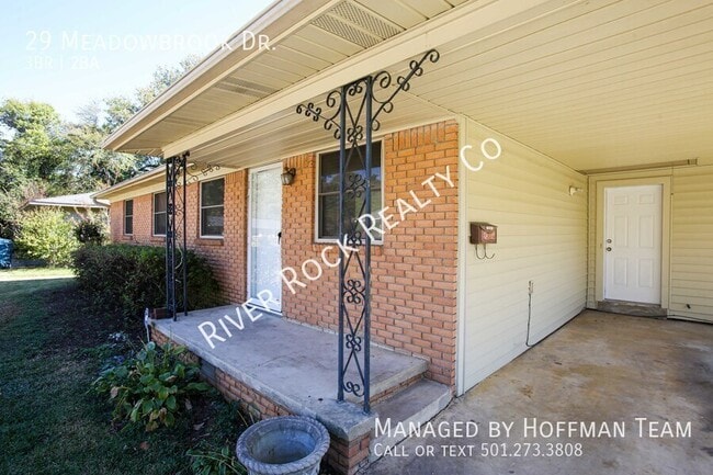 Foto del edificio - 29 Meadowbrook Dr