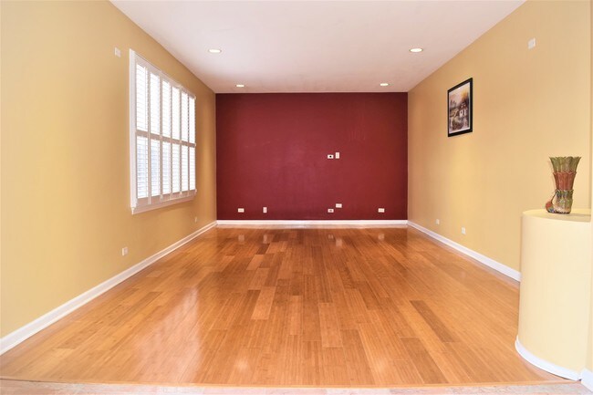 Building Photo - 2480 Lehman Dr