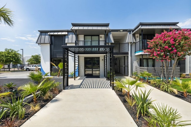 Foto del edificio - The Ace Apartments