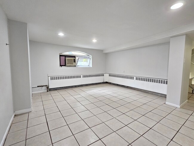 Building Photo - 2441 N Tripp Ave