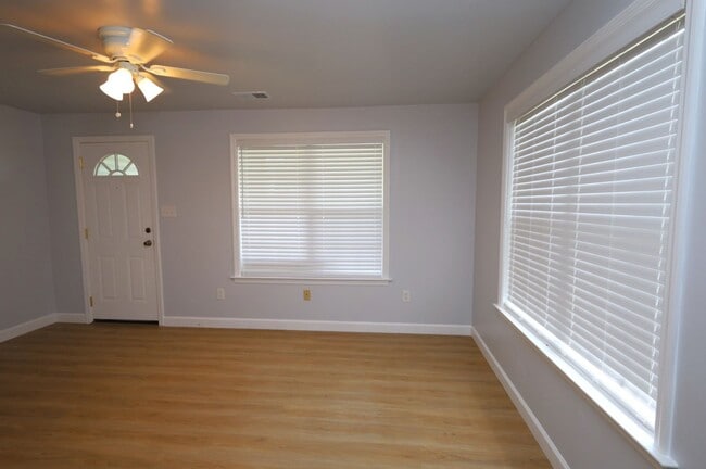 Building Photo - 5735 Riviera Prado