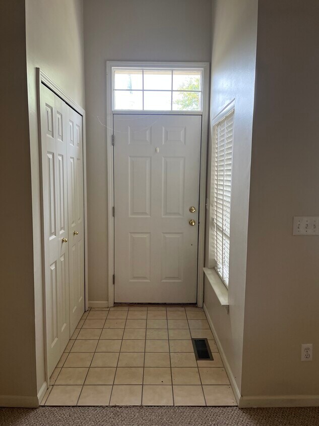 2883 Biddle Ave Unit 2883 BIDDLE, Wyandotte, MI 48192 Condo for Rent