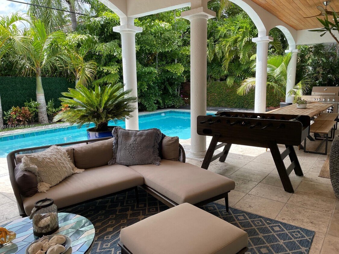 Foto principal - 678 Woodcrest Rd