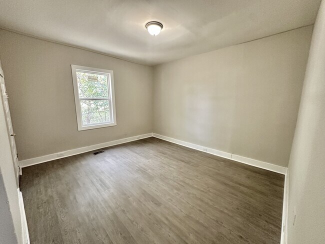 Foto del edificio - 719 Washington Ave SW