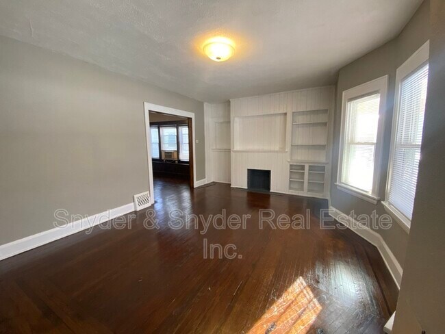 Foto del edificio - 418 Crestwood Ave