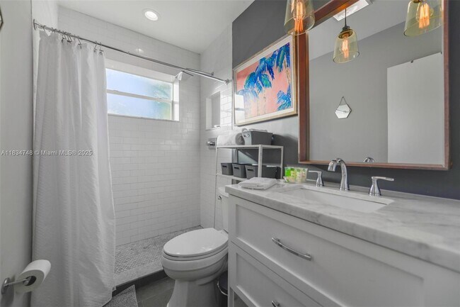 Foto del edificio - 242 SW 20th St