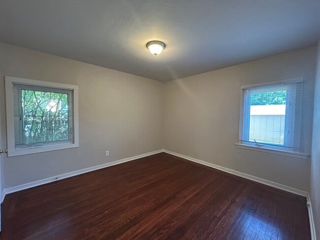 Building Photo - Holiday Price Drop ~ Call for Lease Signing Bonus!  Charming Single Story 2-Bedroom Home in Manga...