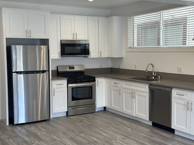 2140 Upgraded Kitchen - Trojan Village - Apartments Near USC!