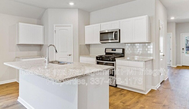 Foto del edificio - 136 Romain Picard Dr