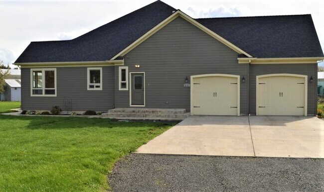 Building Photo - Custom Home, Country Charm, Modern Comfort...