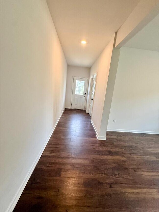 Building Photo - 13023 Newburgh Green Dr