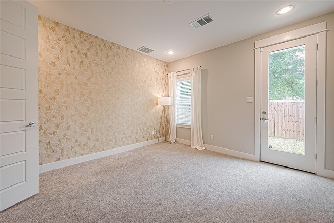 Foto del edificio - 2051 Sherwood Forest St