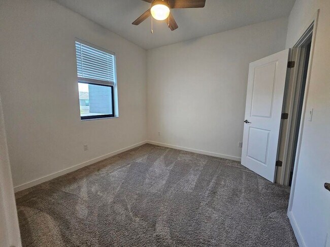 Foto del edificio - 8641 Lake Worth Rd