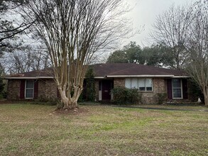 Building Photo - 3580 Foxhall Dr