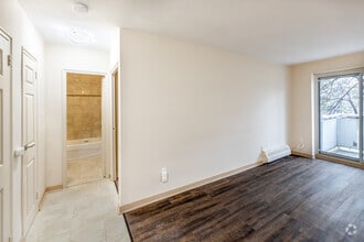 1BR1BA - 21 Park Boulevard