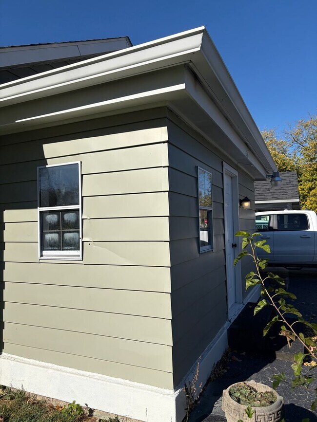 Foto del edificio - Newly remodeled 2-bedroom, 1-bathroom home...