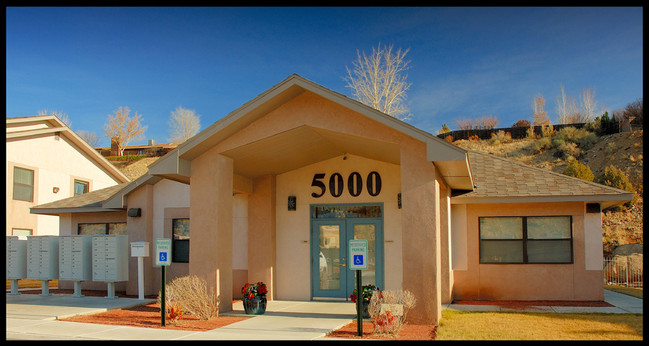 Building Photo - Ladera Village