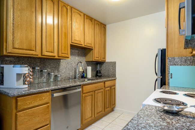Foto del edificio - 3561 Farm Hill Blvd