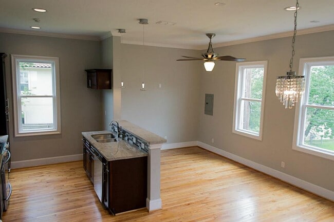 Building Photo - 5545 Navarro St