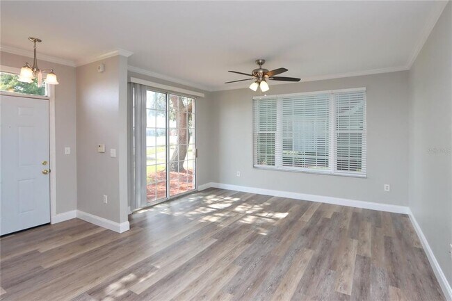 Foto del edificio - 9088 Lake Chase Island Way