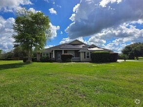Building Photo - 9982 SW 101st Ave
