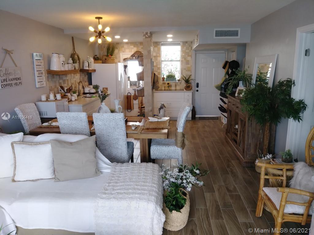 Primary Photo - 2910 Point E Dr