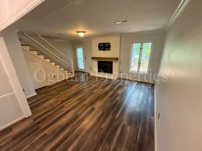 Building Photo - 2000 Ridge Brook Ct