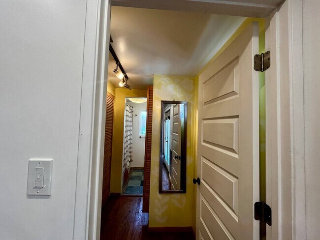 Foto del edificio - 1405 N Mansfield Ave