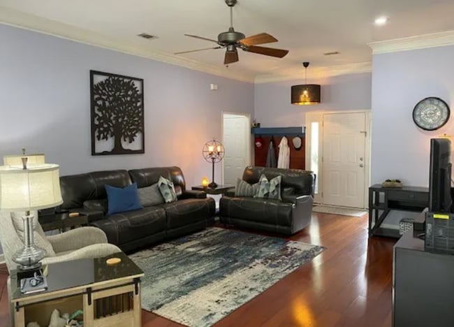 Building Photo - Stylish 3BR Home with Open Layout, Screened Porch & Fenced Yard