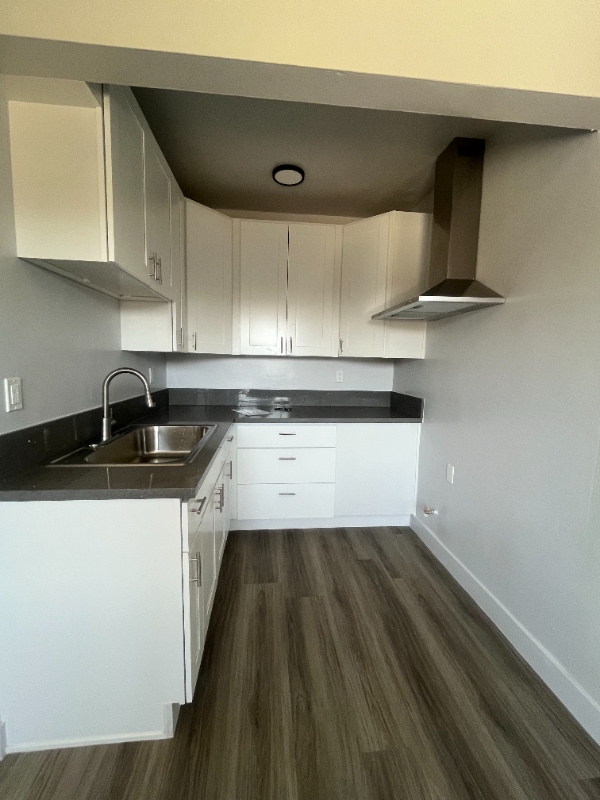Foto del edificio - 8029 S Hoover St