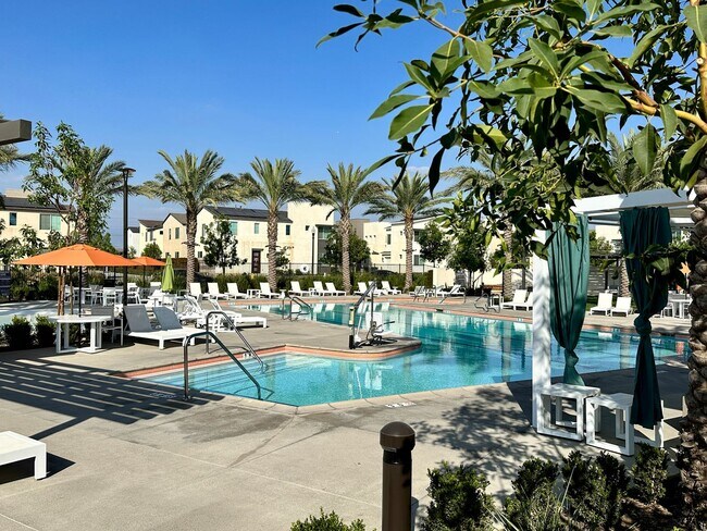 Building Photo - Brand New Modern Townhome in Ontario Ranch!