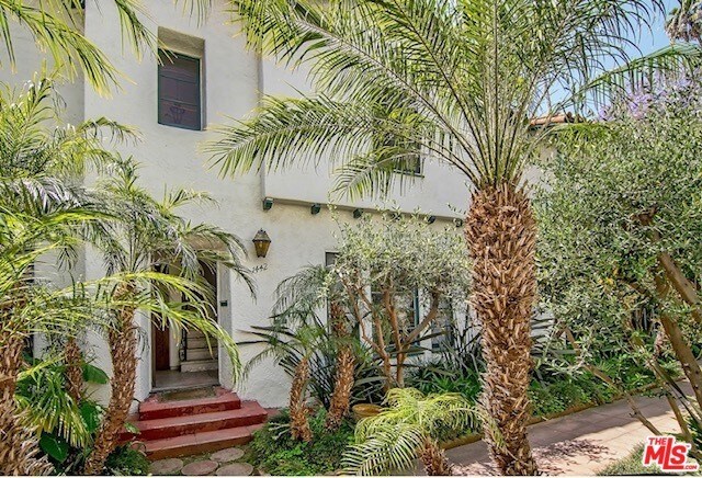 Foto del edificio - 1442 N Hayworth Ave