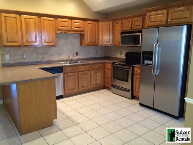 Foto del edificio - Upgraded 3 bedroom house in desirable Sout...