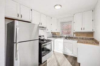 Building Photo - 4050 E 70th St